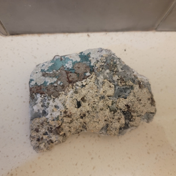 Gray Crystal - Picture 4 of 4